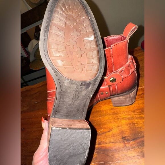 Sam Edelman Dalma Studded Harness Red Leather Chelsea Boots Ankle Booties sz 6.5 - Picture 7 of 7